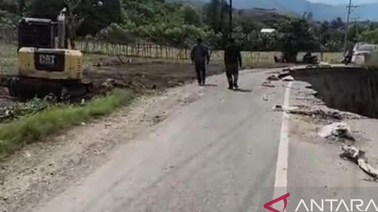 Fakta Menarik: PUPR NTB Bangun Jalan Alternatif di Liang Bage Akibat Sungai Tergerus, Antisipasi Musim Hujan!