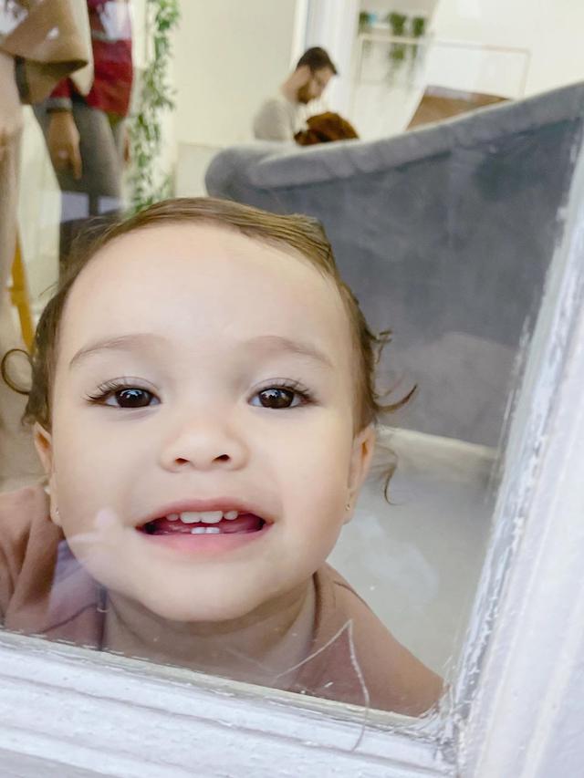 Bak Boneka, Ini 6 Potret Gemas Shireen Amira Anak Irvan Farhad