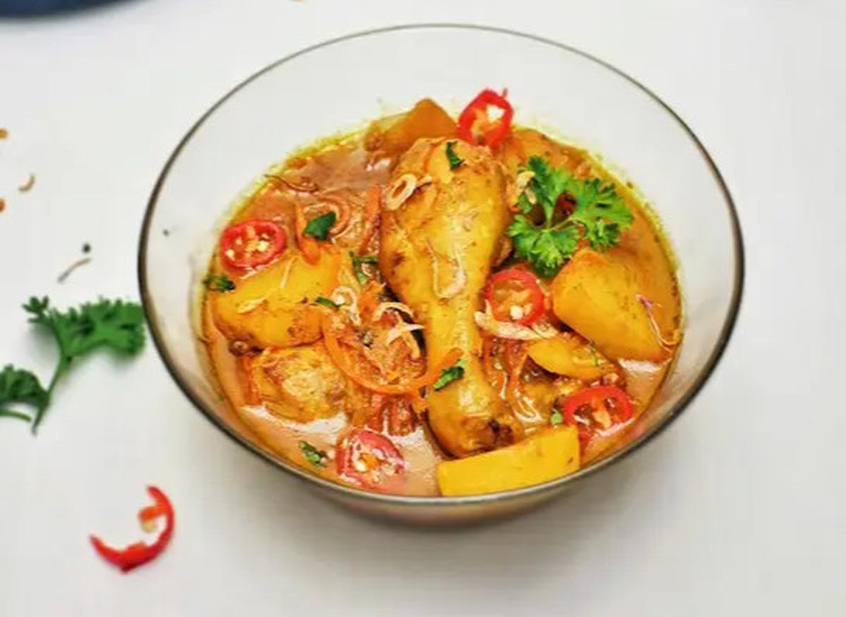 Ilustrasi Kari Ayam Original