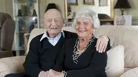 Pasangan Maurice Kaye dan Helen. (Daily Mail)