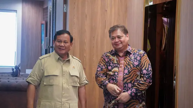 Menteri Koordinator Bidang Perekonomian Airlangga Hartarto menerima kunjungan dari Menteri Pertahanan Prabowo Subianto di Kantor Kemenko Perekonomian pada Senin (19/9/2022). ( Sumber ekon.go.id )