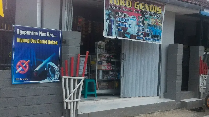 Warung-Warung di Kaki Gunung Slamet Tak Jual Rokok di Hari Kamis