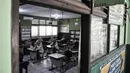 Suasana saat para guru bergantian memberi sambutan saat Masa Pengenalan Lingkungan Sekolah (MPLS) Tahun Ajaran Baru 2020/2021 secara daring atau online di SDN Pekayon Jaya 6, Bekasi, Jawa Barat, Senin (13/7/2020). (merdeka.com/Iqbal S. Nugroho)