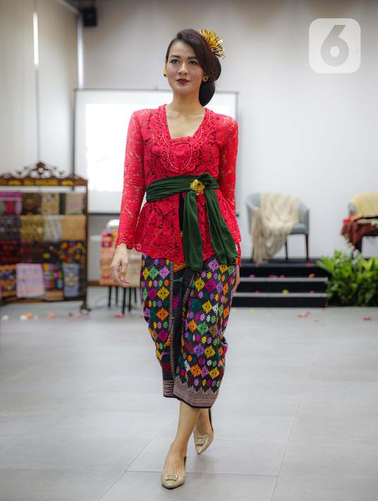 Foto Mengangkat Kembali Bali Pascapandemi Covid 19 Lewat Kebaya Bali Lifestyle Liputan6 Com