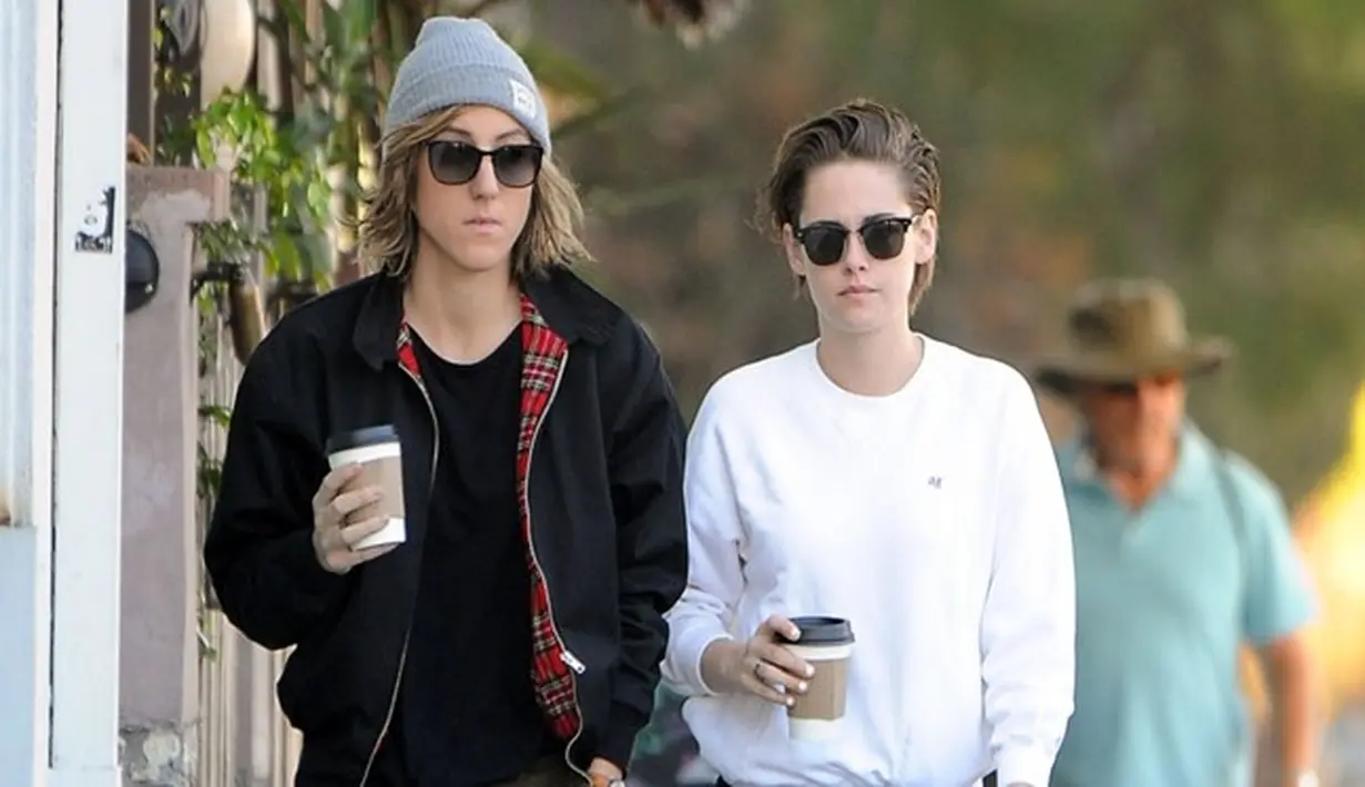 Dilansir dari Mirror, Kristen dan Alicia menginginkan sebuah ikatan atau bisa disebut menikah. Ya, kedua pasangan ini juga telah merencanakan banyak hal tentang pernikahan. (Justjared/Bintang.com)