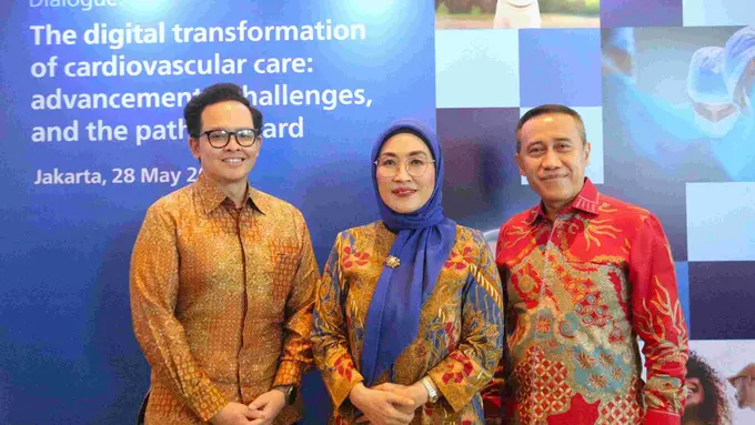 dr. Ario, Bu Astri, dan drg. IIng pada Media Briefing Philips (Foto Dok: Philips Indonesia)