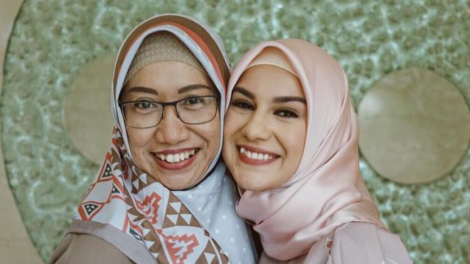 Cantiknya Irish  Bella  saat Berhijab Sederet Artis Ini 