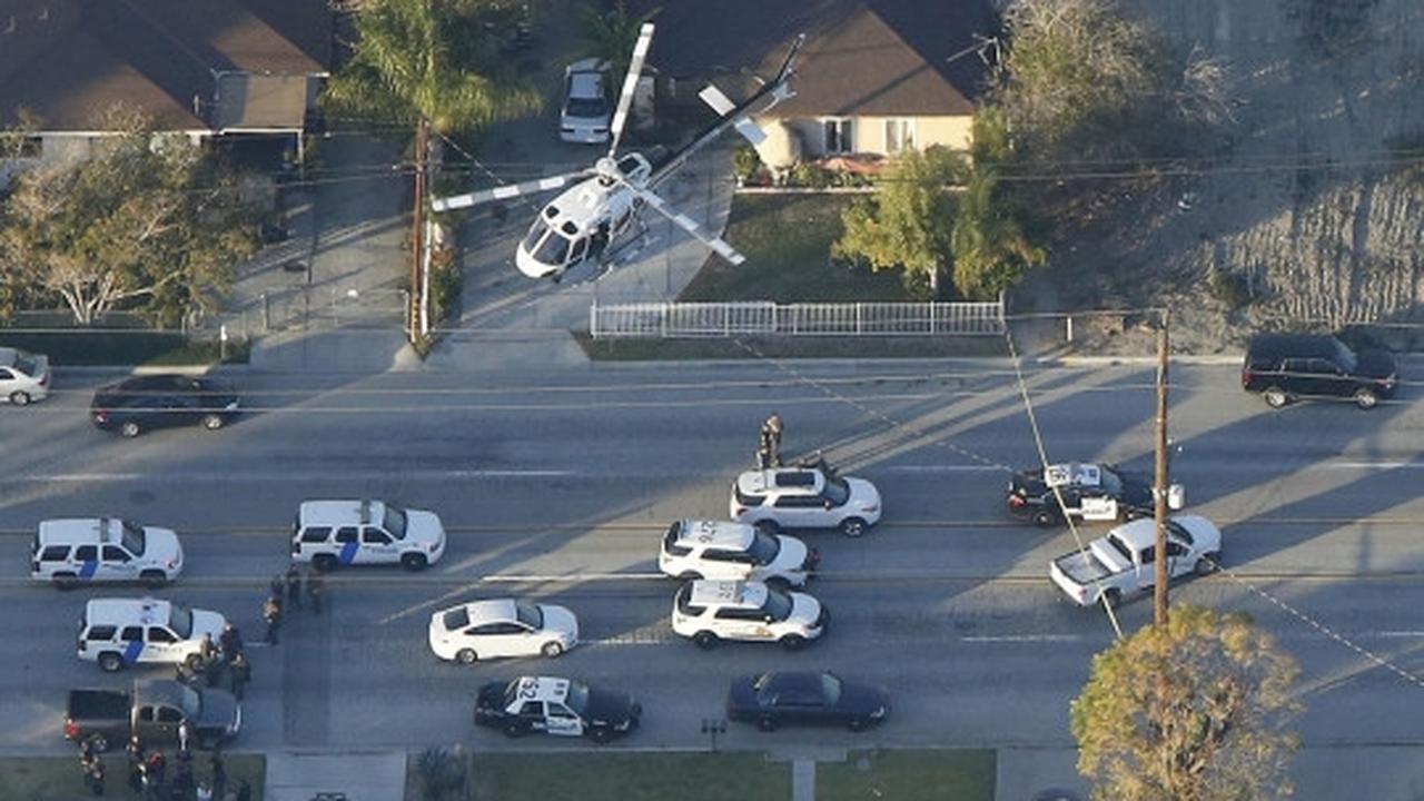 Aksi polisi AS kejar pelaku penembakan California bak film laga