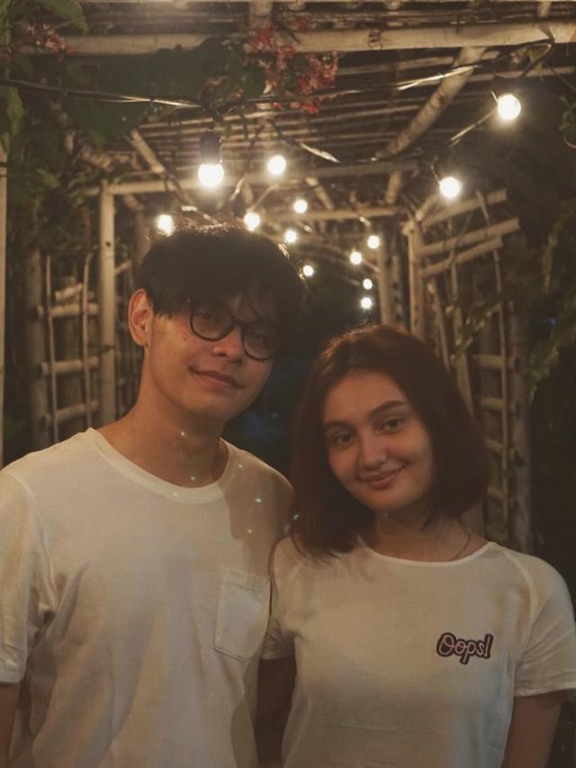 7 Potret Laura Jackson, Adik Zoe Jakson yang Tak Kalah Memesona