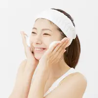 Ilustrasi membersihkan wajah/copyright shutterstock by siro46