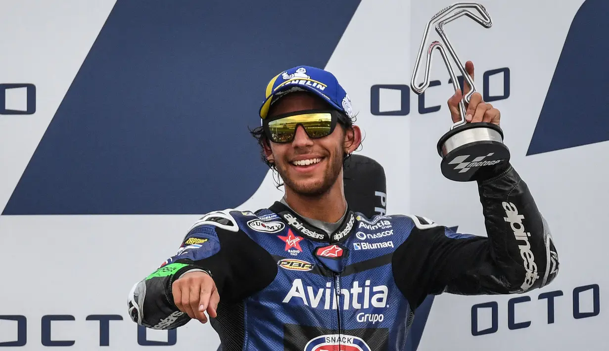 Motor tua Bastianini ternyata bukanlah halangan penampilan brilian Bastianini di GP San Marino 2021. Ia bahkan berhasil menjadi pemilik rekor tercepat dalam balapan tersebut dan finish di urutan ketiga. (AFP/Andreas Solaro)