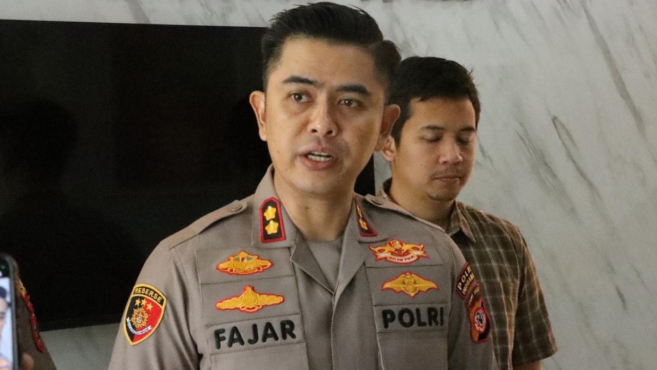Misteri Wanita Tewas Penuh Luka Bakar di Kamar Indekos Indramayu, Jasad Diautopsi dan Barang Bukti Dibawa Polisi