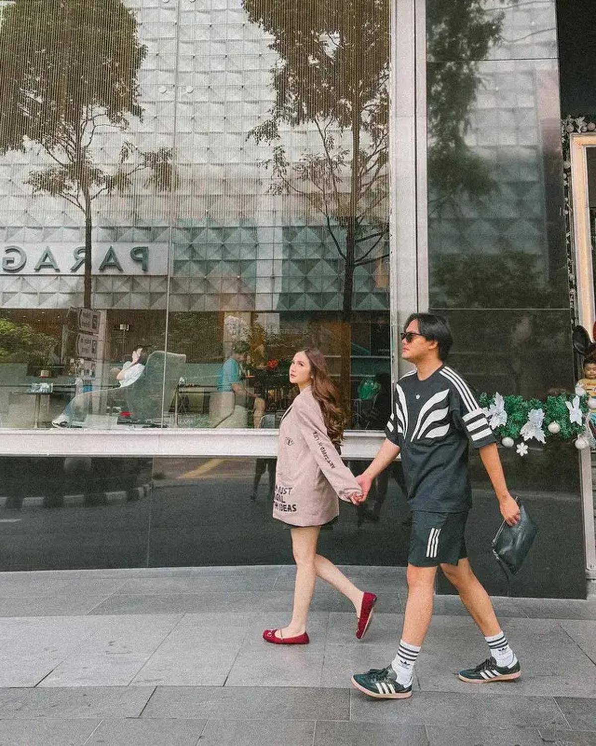6 Potret Mahalini di Singapura Sebelum Umumkan Hamil, Baby Bump Ditutupi Rapat