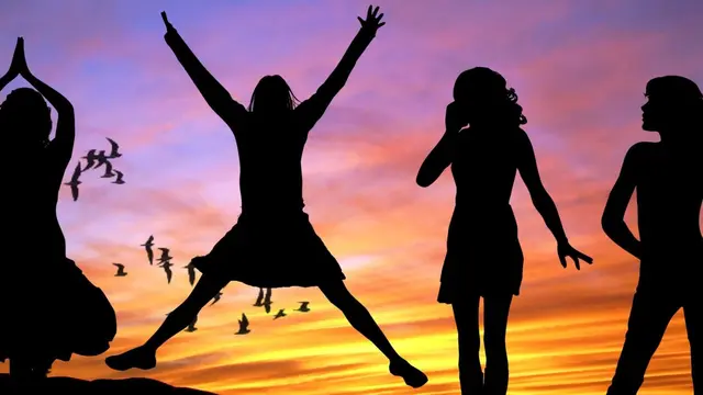 [Bintang] Tarot Hari Ini: Saatnya Bersinar Terang!