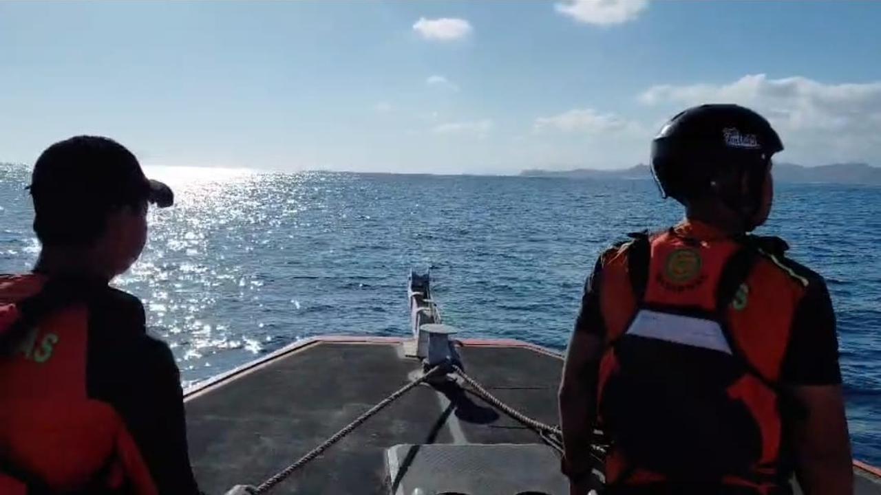 Operasi SAR di Selat Lombok Usai Kebakaran Kapal Putri Yasmin, Helikopter Dikerahkan
