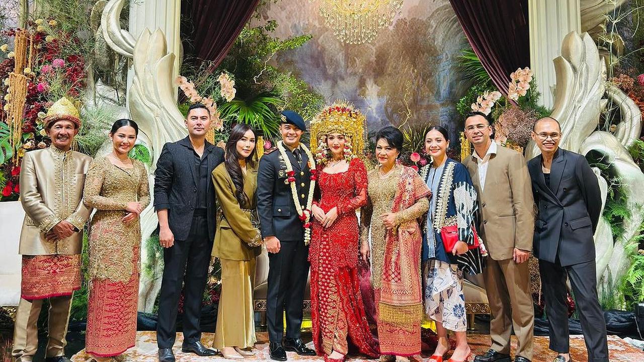Tampil Glamor Semua, Ini Sederet Seleb yang Hadir di Resepsi Febby Rastanty dan Drajad Djumantara