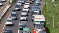 Jalur Dibuka, KM 72 Tol Cipularang Padat