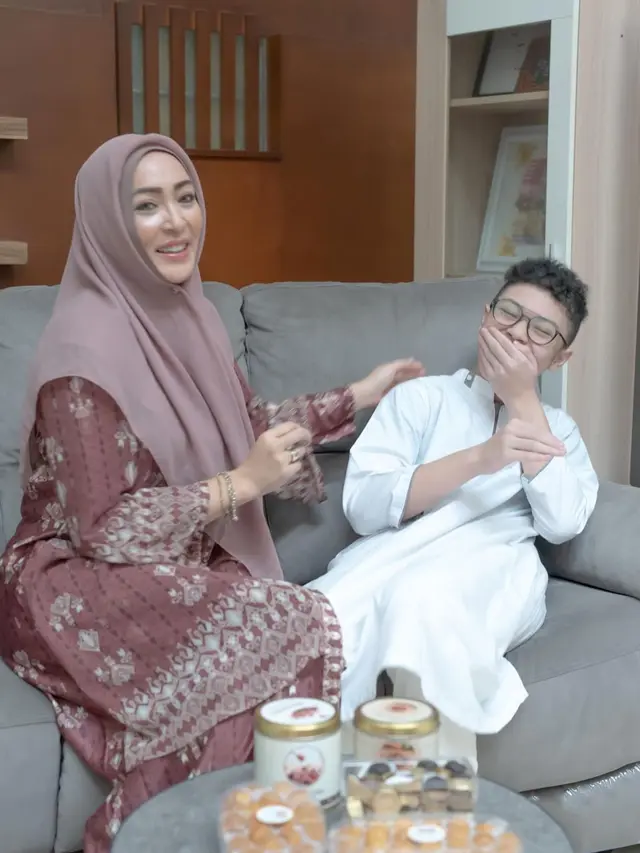 Angelina Sondakh akhirnya bisa rayakan lebaran pertama bareng anak usai bebas dari penjara