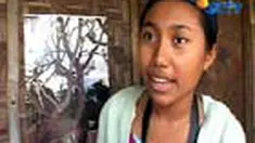 Untuk berprestasi, tidak harus kaya raya. Seorang gadis miskin di Karang Ngasem, Bali, mampu memenangkan lomba foto internasional  karena  ketekunannya.