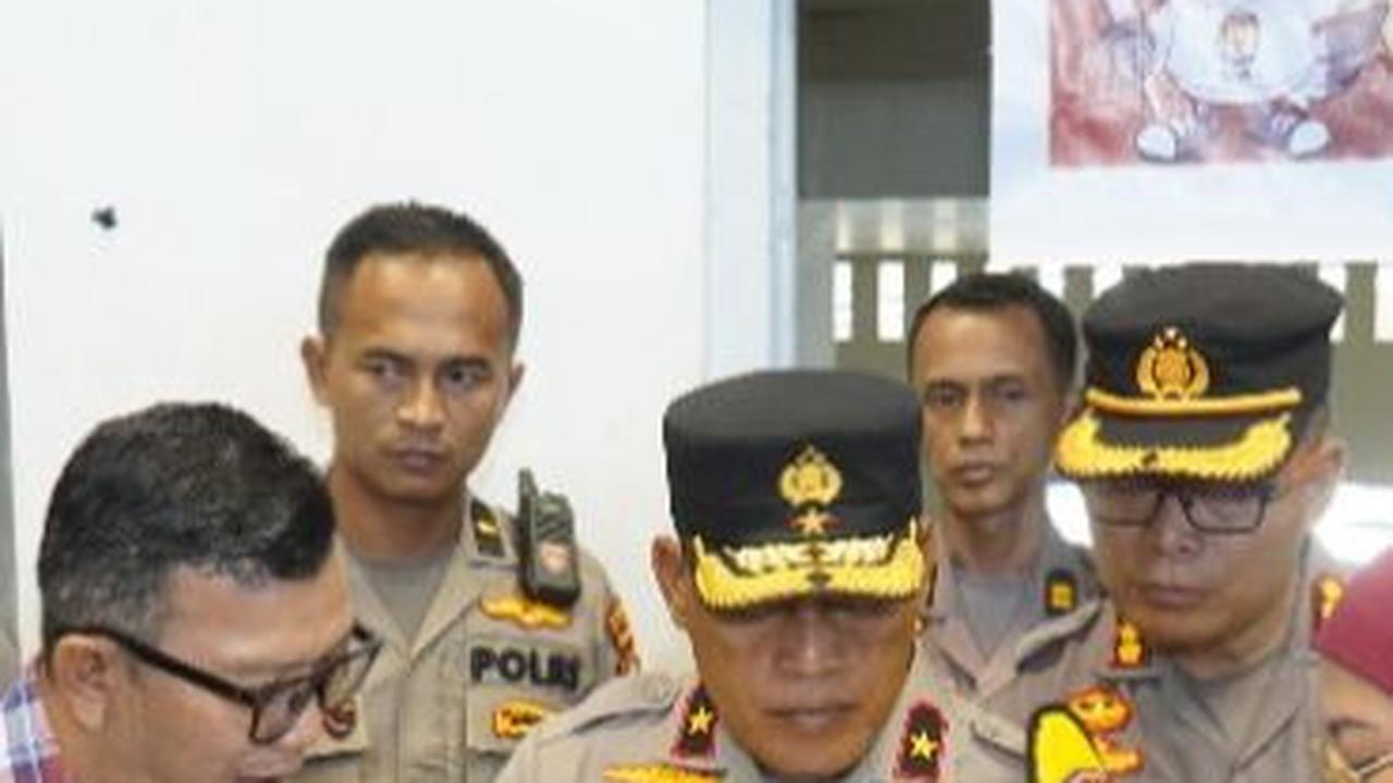 Wakapolda Riau Pantau Pelipatan Surat Suara di Kampar, Pastikan Keamanan Pemilu 2024