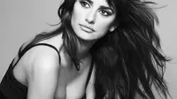 Penelope Cruz Memohon Israel Hentikan Serangan di Gaza