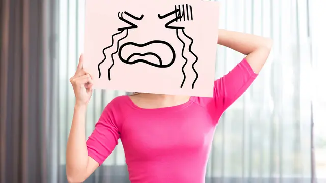 Sering Menggunakan Baju yang Tidak Menyerap Keringat