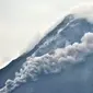 Gunung Merapi, Senin malam (7/3/2022), meluncurkan awan panas guguran dengan jarak luncur 2.000 meter (2 km) ke arah barat daya. (Liputan6.com/ BPPTKG)