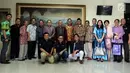 Perwakilan dari Emtek dan Jajaran Redaksi SCTV, Indosiar, Liputan6.com, O'Chanel  foto bersama usai silaturahmi dengan Pengurus Pusat Muhammadiyah di Jakarta, Selasa (30/5). (Liputan6.com/Johan Tallo)