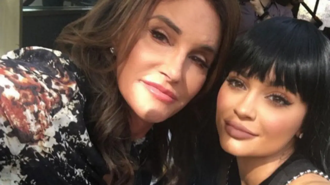 [Bintang] Caitlyn Jenner - Kylie Jenner