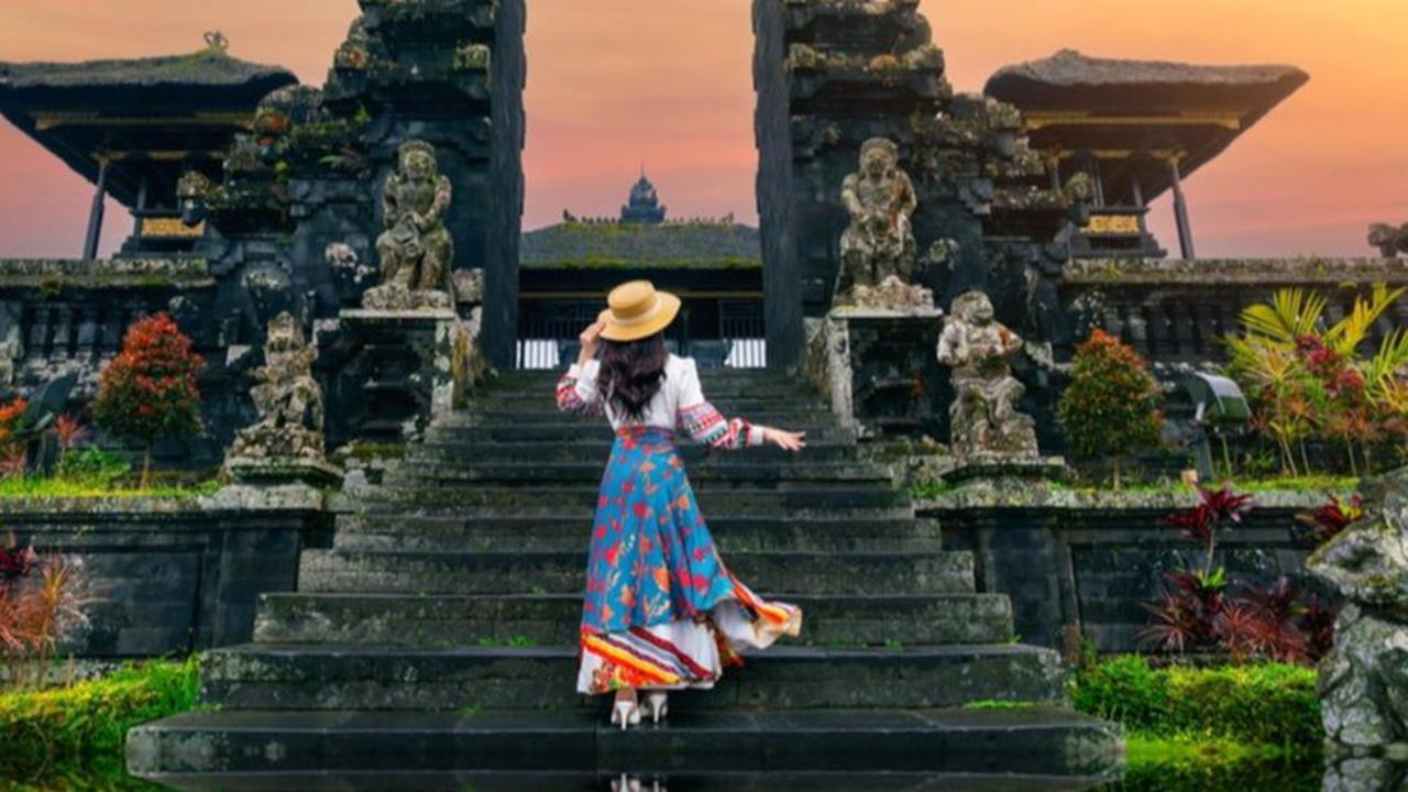 Mau Staycation atau Road Trip? Intip Inspirasi Outfit Liburan Long Weekend yang Nyaman dan Chic Ini
