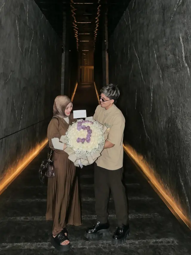 Romantisnya Aurel Hermansyah dan Atta Halilintar Rayakan Anniversary ke-5, Tampil Serasi dengan Earth Tone