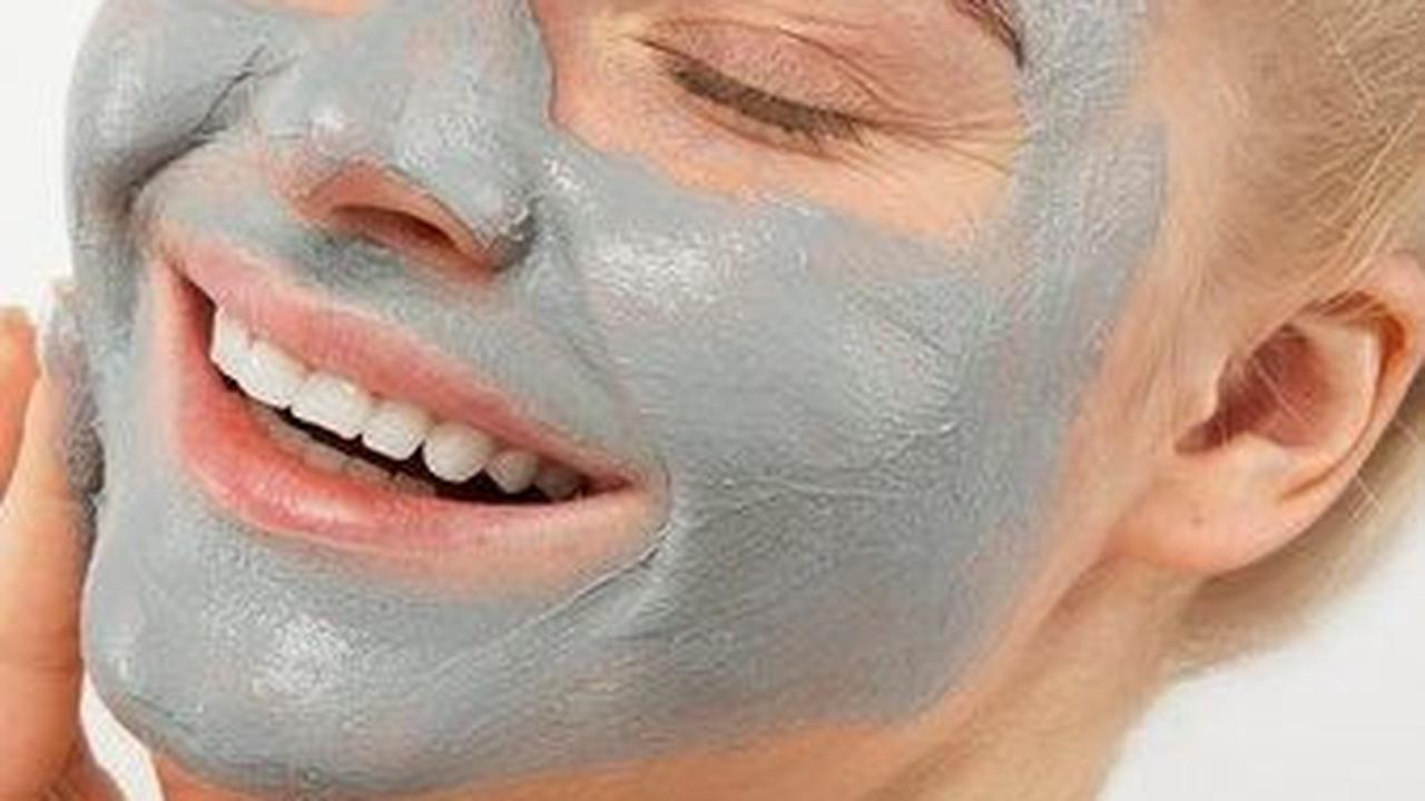 Manfaat luar biasa bisa kamu dapatkan dengan menggunakan produk skincare yang mengandung mugwort. Untuk hasil yang maksimal, gunakan secara rutin dan teratur.