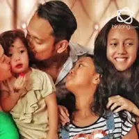 Tora Sudiro dikaruniai lima anak perempuan yang mempunyai karakter yang berbeda-beda.