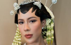 Intip detail cincin pernikahan Darma Mangkuluhur dan Patricia Schuldtz (Adelle Jewellery)