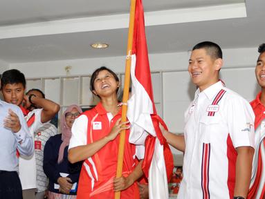  Suasana hangat dan ceria saat pelepasan atlet Olimpiade Rio 2016 di Kantor KOI, Jakarta, Rabu, (27/7/2016). (Bola.com/Nicklas Hanoatubun)