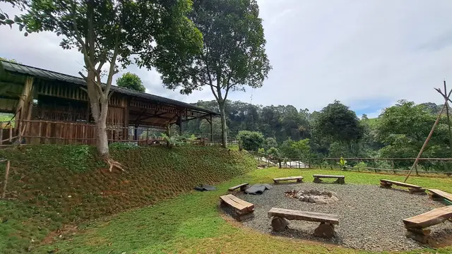 Isi Liburan Nataru dengan Kemping Ekslusif Berlatar Punggung Gunung Pangrango Bersama Anak-Anak