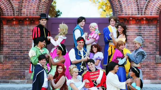 Pasangan LGBT Ini Rayakan Pernikahan dengan Tema Putri Disney