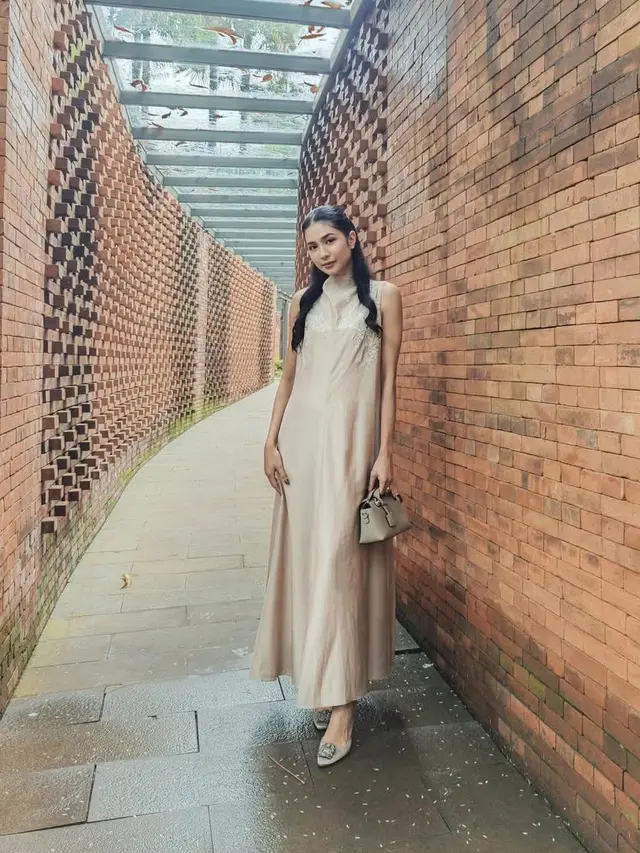 Mikha Tambayong saat Hadir Lamaran Syifa Hadju dan El Rumi pakai long dress. [@miktambayong]