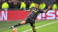 Manchester City siap menggelontorkan dana sebesar 50 juta poundsterling (Rp 2,7 triliun) untuk mengamankan jasa bek Juventus, Joao Cancelo. (AFP/Emanuel Dunand)