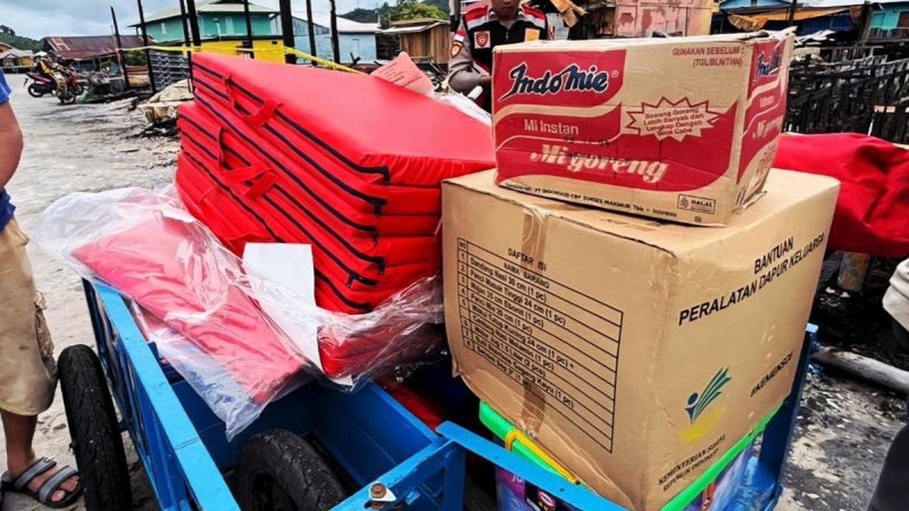 7 Bangunan Hangus, Pemkab Natuna Gerak Cepat Salurkan Bantuan Darurat Kebakaran Natuna