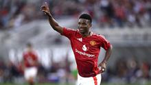 Amad Diallo menyumbangkan satu gol saat Manchester United memetik kemenangan 3-2 atas Real Betis pada laga pramusim di&nbsp;Snapdragon Stadium, San Diego,&nbsp;California, Kamis (1/8/2024) pagi WIB. (AFP/Orlando Ramirez / GETTY IMAGES NORTH AMERICA / Getty Images via AFP)&nbsp;
