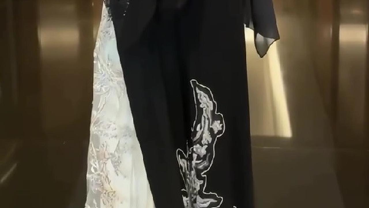 5 Potret Gamis ala Olla Ramlan yang Bisa Jadi Inspirasi Baju Lebaran yang Modis dan Stylish