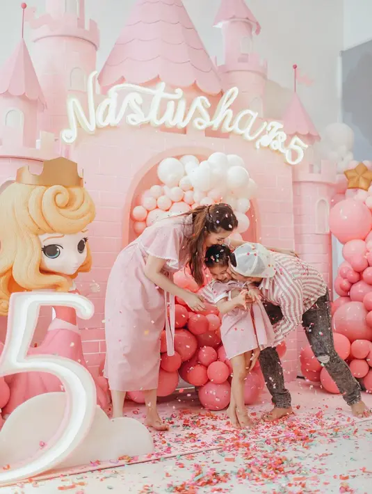Ultah ke-5 Nastusha anak Chelsea Olivia dan Glenn (Instagram/glennalinskie)