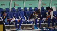 Reaksi kecewa sejumlah pemain Timnas Amerika Serikat U-17 setelah kalah dari Timnas Jerman U-17 pada laga 16 besar Piala Dunia U-17 2023 yang berlangsung di Si Jalak Harupat, Bandung, Selasa (21/11/2023). (Bola.com/Ikhwan Yanuar)