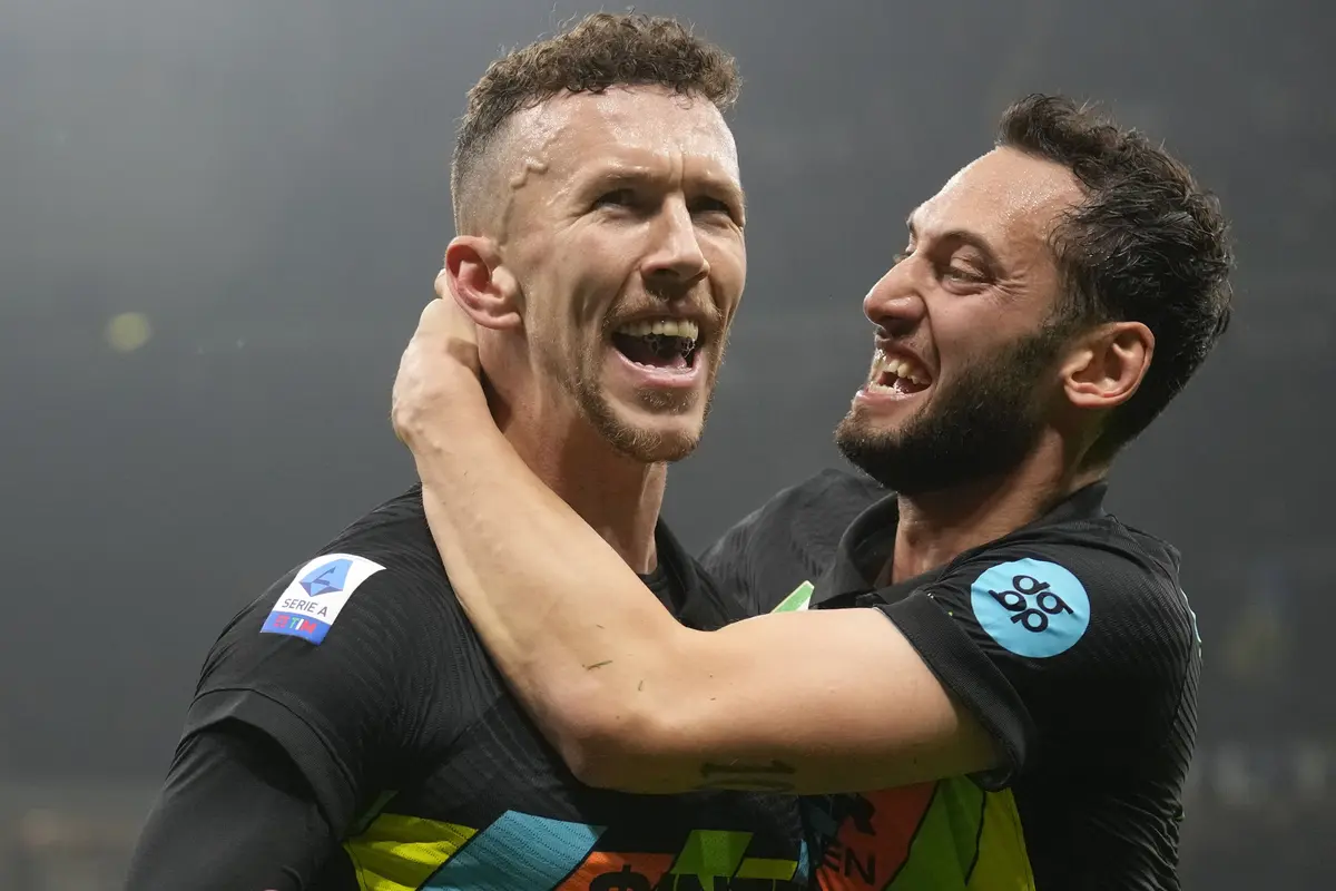 Foto: Duel Sengit, Inter Milan Akhiri Catatan Unbeaten Napoli