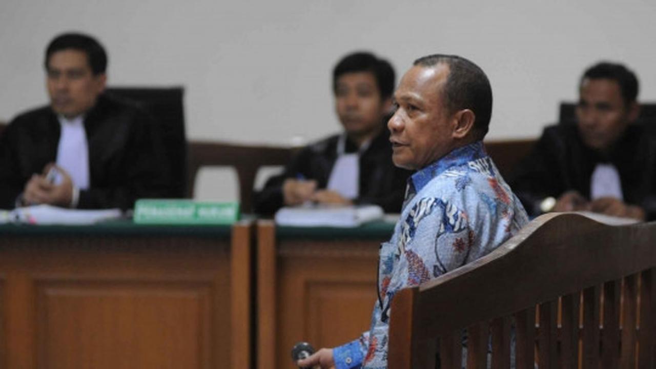 Akil Mochtar bersaksi di sidang Rusli Sibua