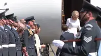 Aksi Brigitte Macron Abaikan Tangan Presiden Prancis saat Turun Pesawat di Inggris Jadi Sorotan
