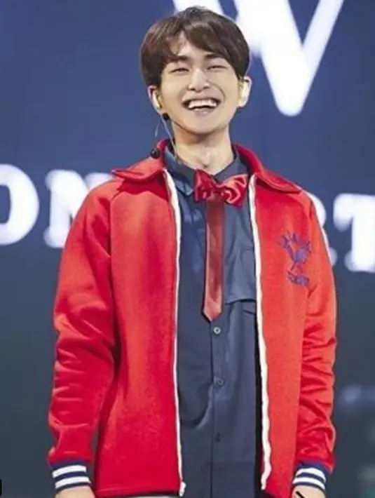 Menurut penjelasan kelima personil boyband tersebut, mereka menyadari bahwa mereka selalu bekerja dalam tim dan selalu saling membantu, dan mereka selalu membiarkan semuanya mengalir secara alami. (Instagram/shineeofficial)