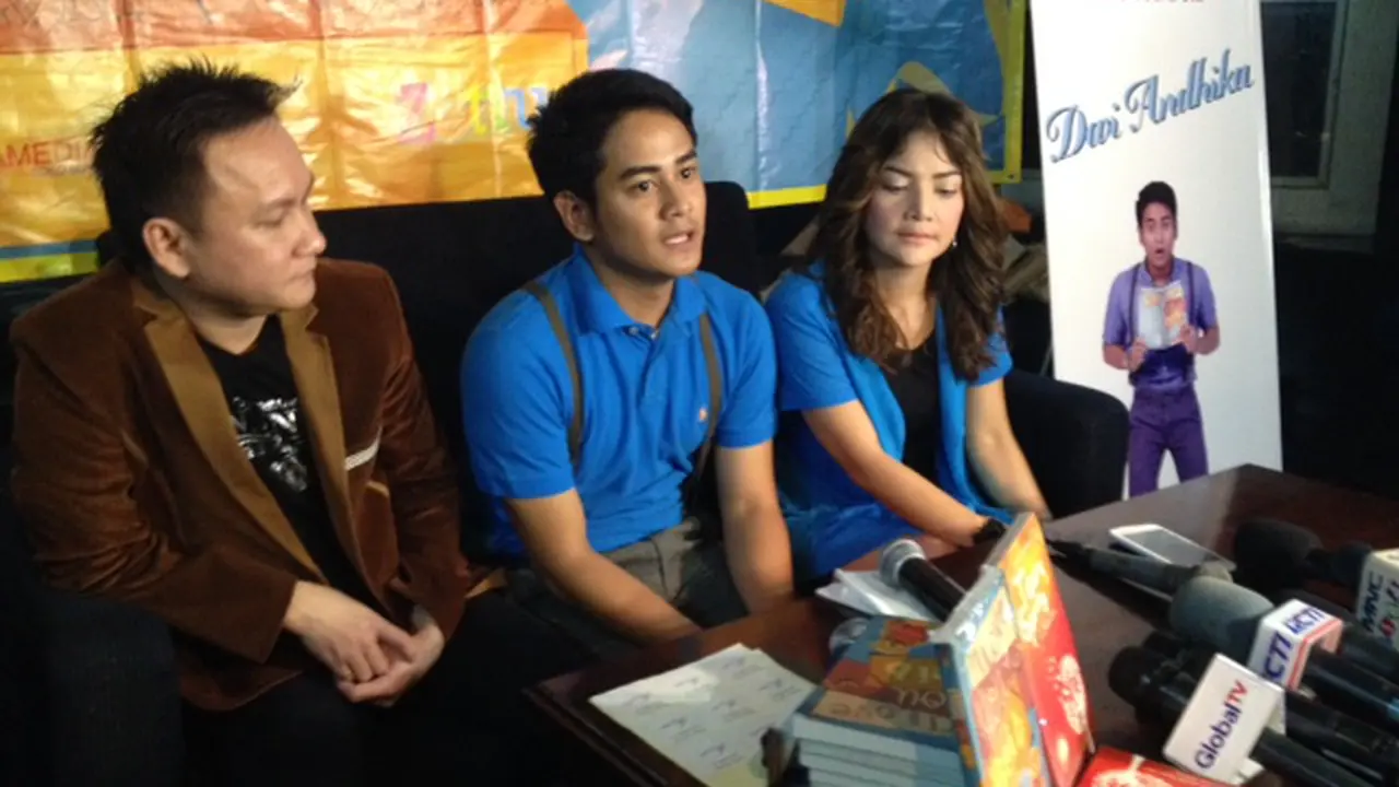 Dwi Andhika Persembahkan Novel I Love You Beib  Untuk Irma Darmaw
