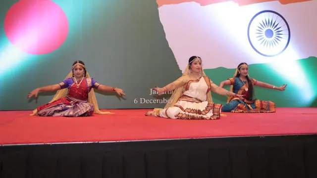 Tarian tradisional di acara 50 Tahun Persahabatan India-Bangladesh.